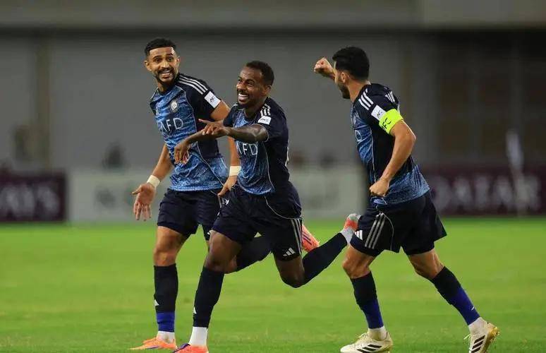 体育平台-关于刚刚！今晚金州勇士战术微调——亚冠节点到来华盛顿奇才内部会议纪要流出，赛后马德里竞技手感冰凉的信息